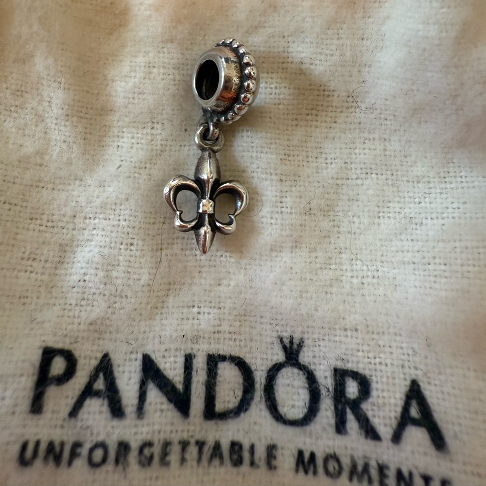 Pandora fleur de lis charm for bracelet! Dangle charm